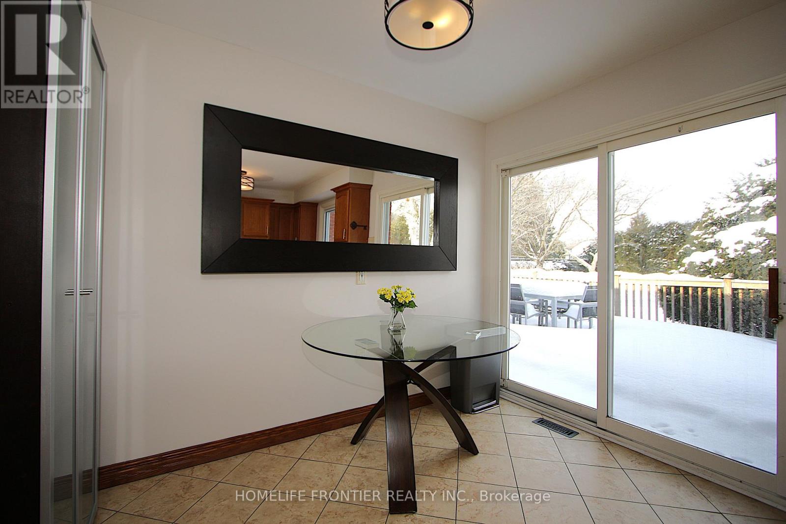 40 Delta Crescent, East Gwillimbury, Ontario  L9N 1G4 - Photo 8 - N13097148