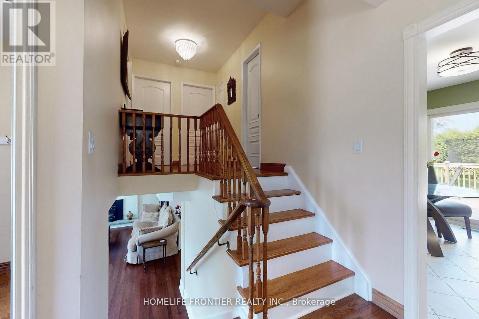 40 Delta Crescent, East Gwillimbury, Ontario  L9N 1G4 - Photo 9 - N13097148