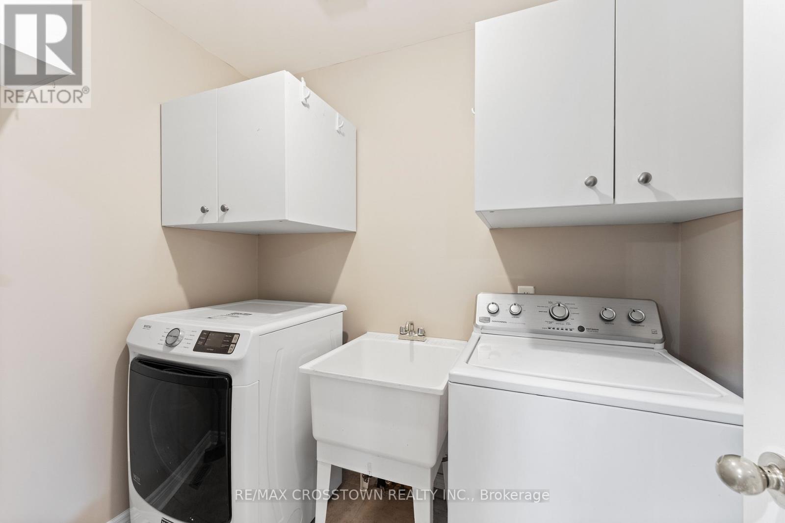 9 Coral Crescent, Richmond Hill, Ontario  L4E 4B6 - Photo 11 - N13097280