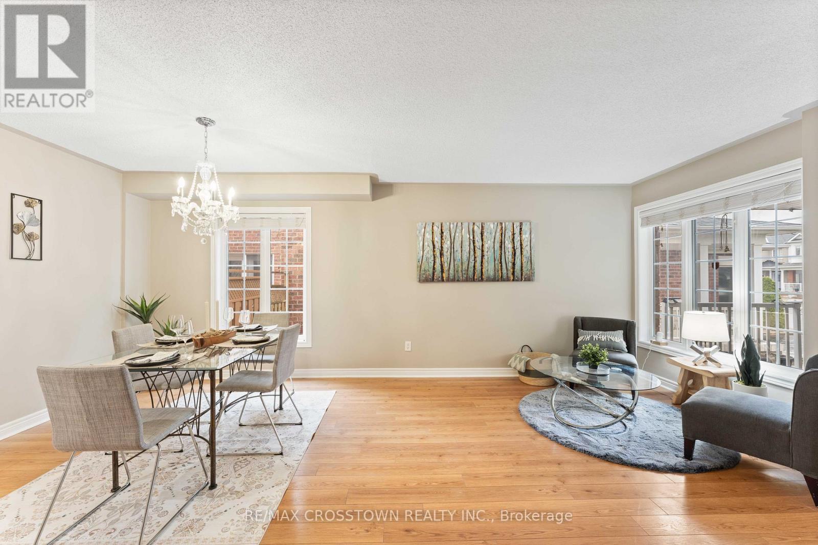 9 Coral Crescent, Richmond Hill, Ontario  L4E 4B6 - Photo 4 - N13097280