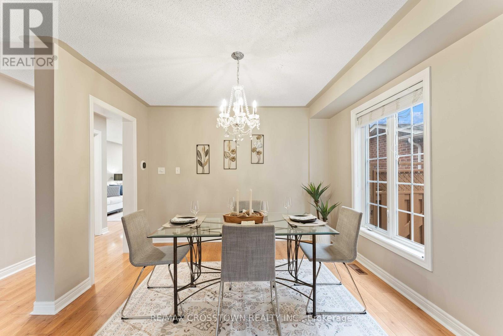 9 Coral Crescent, Richmond Hill, Ontario  L4E 4B6 - Photo 5 - N13097280