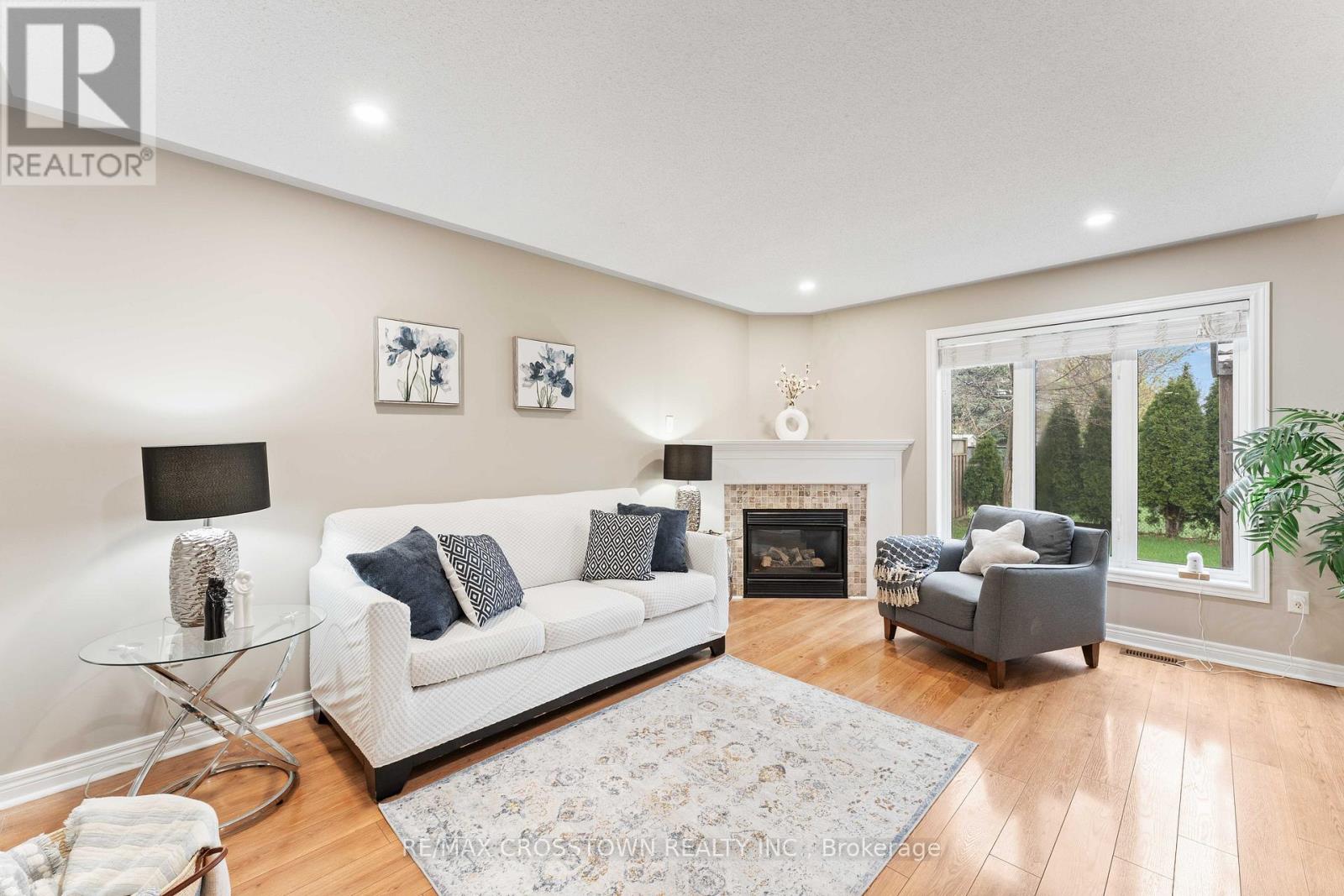 9 Coral Crescent, Richmond Hill, Ontario  L4E 4B6 - Photo 7 - N13097280