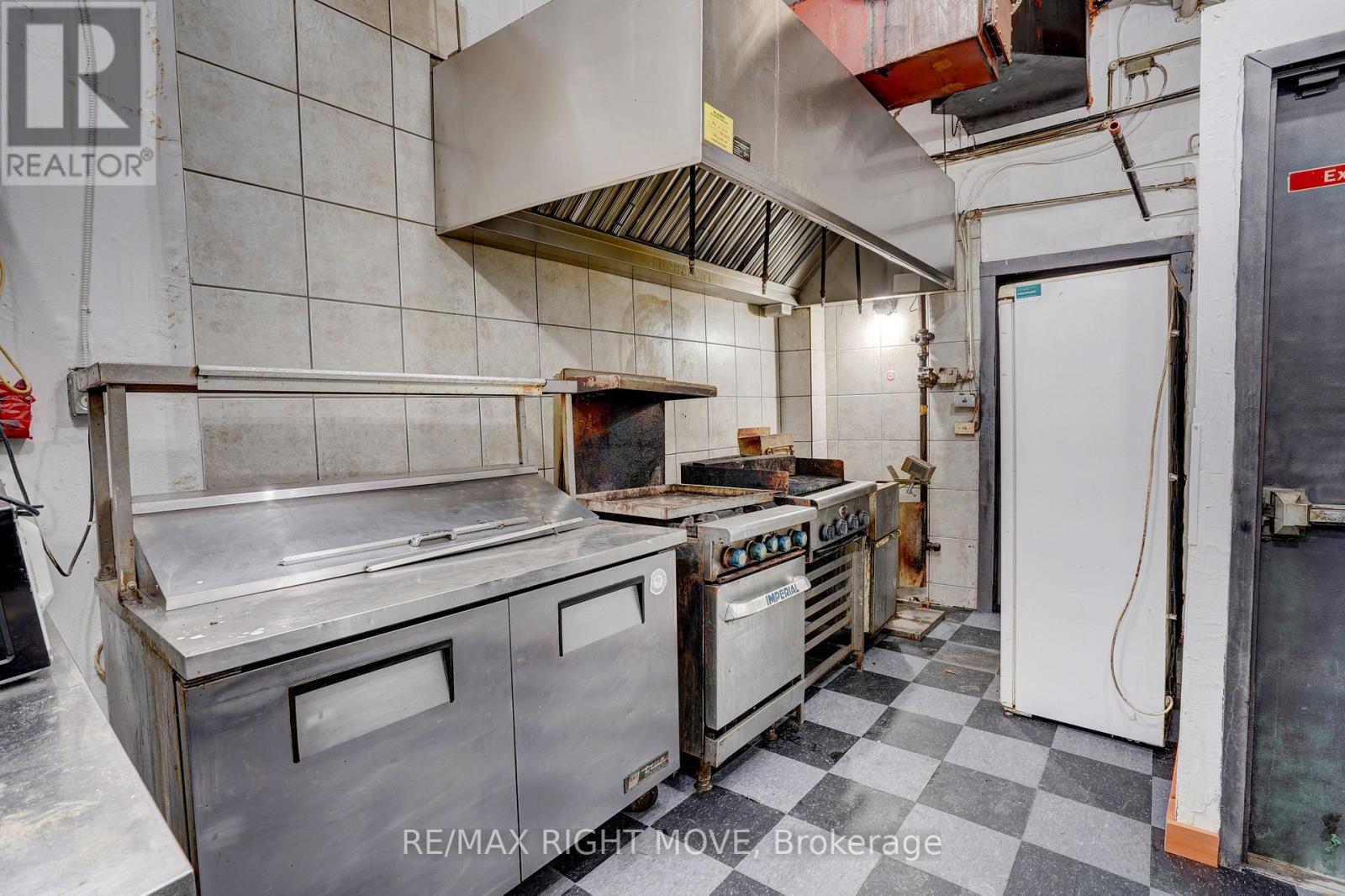 99 Mississaga Street E, Orillia, Ontario  L3V 1V6 - Photo 13 - S13097010
