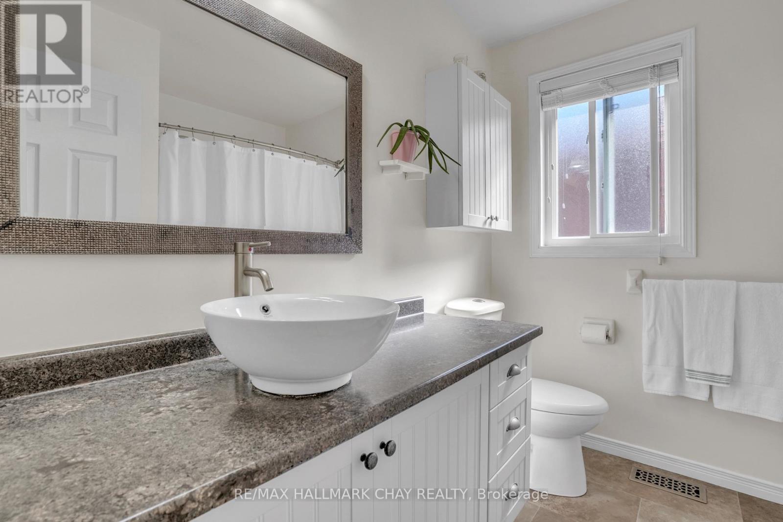 35 Butternut Drive, Barrie (Holly), Ontario  L4N 0E3 - Photo 11 - S13097206