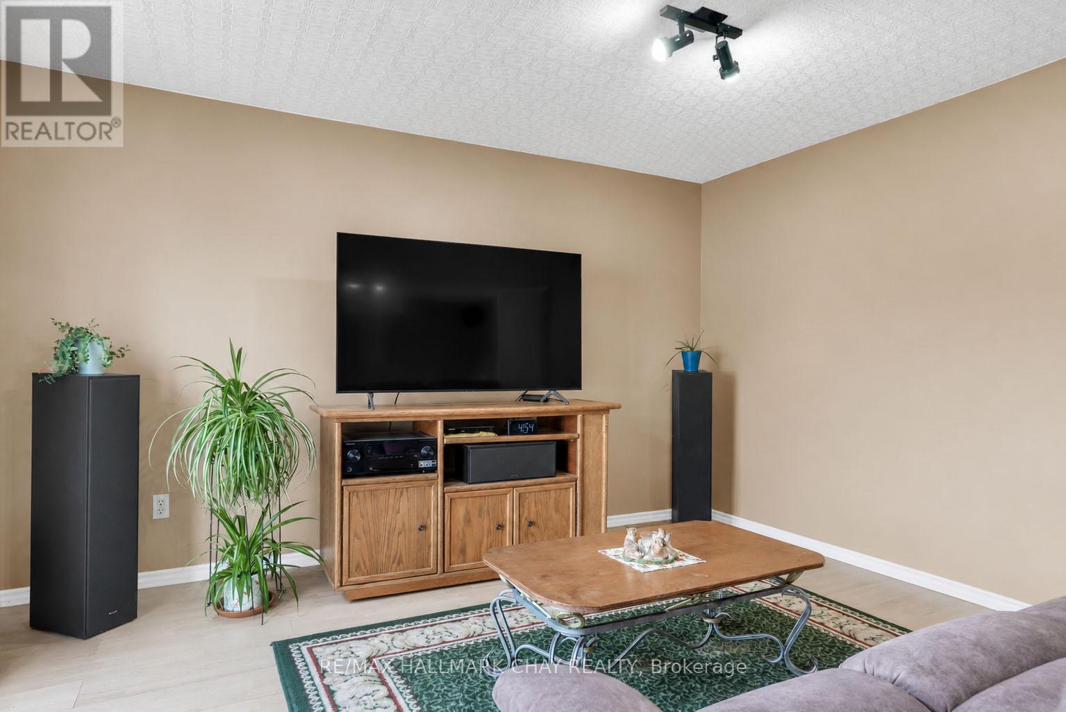 35 Butternut Drive, Barrie (Holly), Ontario  L4N 0E3 - Photo 14 - S13097206