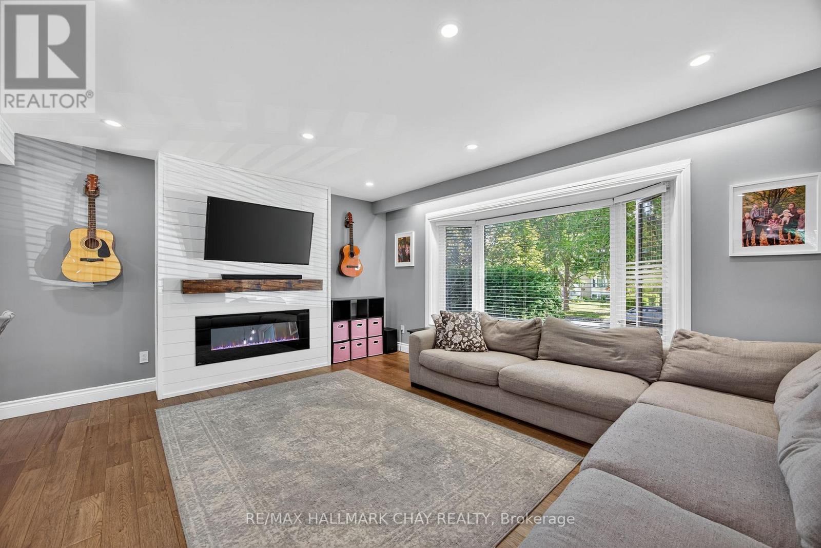 56 Briar Road, Barrie (Allandale Heights), Ontario  L4N 3M4 - Photo 4 - S13097208