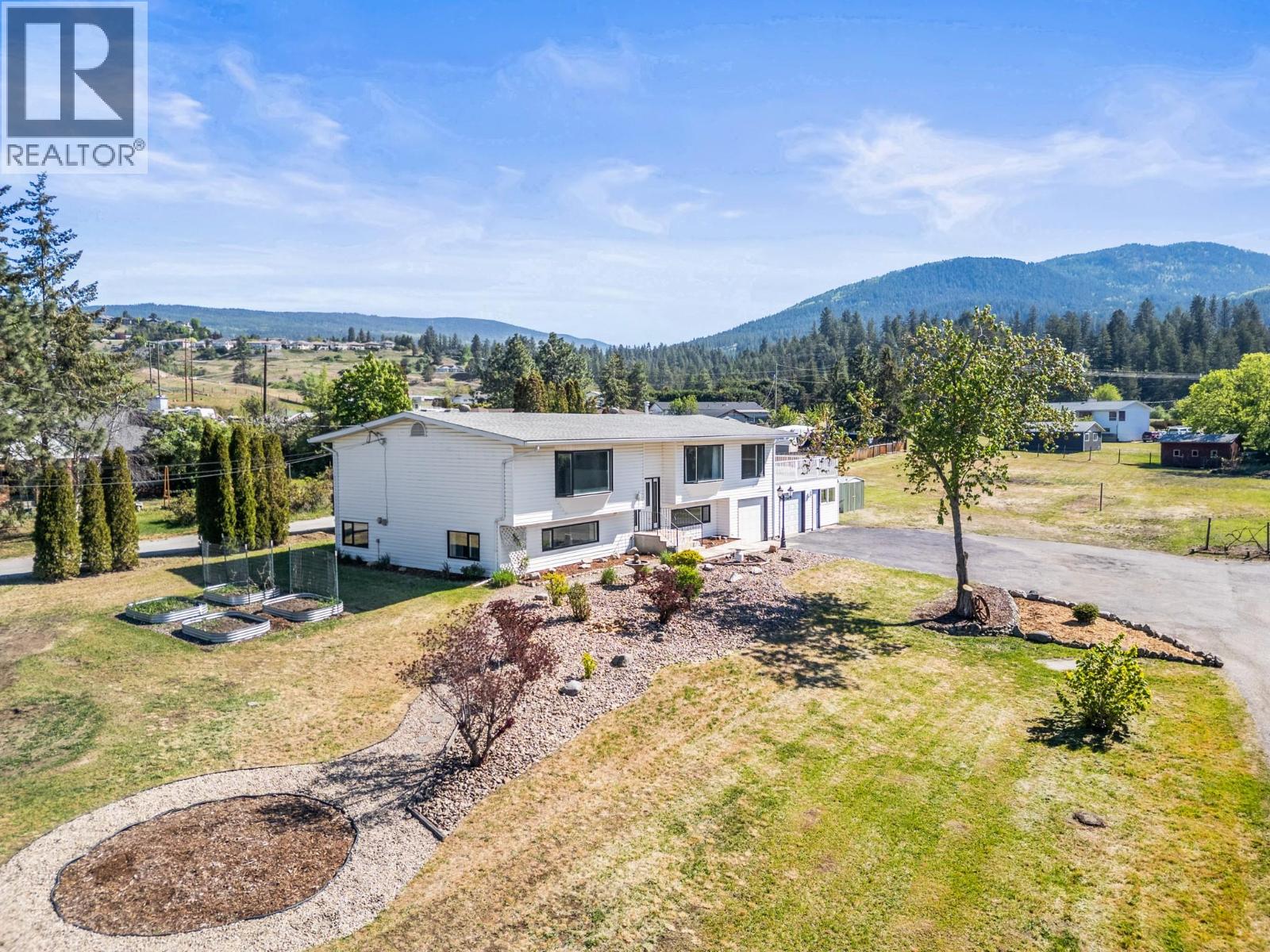 6109 Silver Star Road, Vernon, British Columbia  V1B 3P3 - Photo 3 - 10386233
