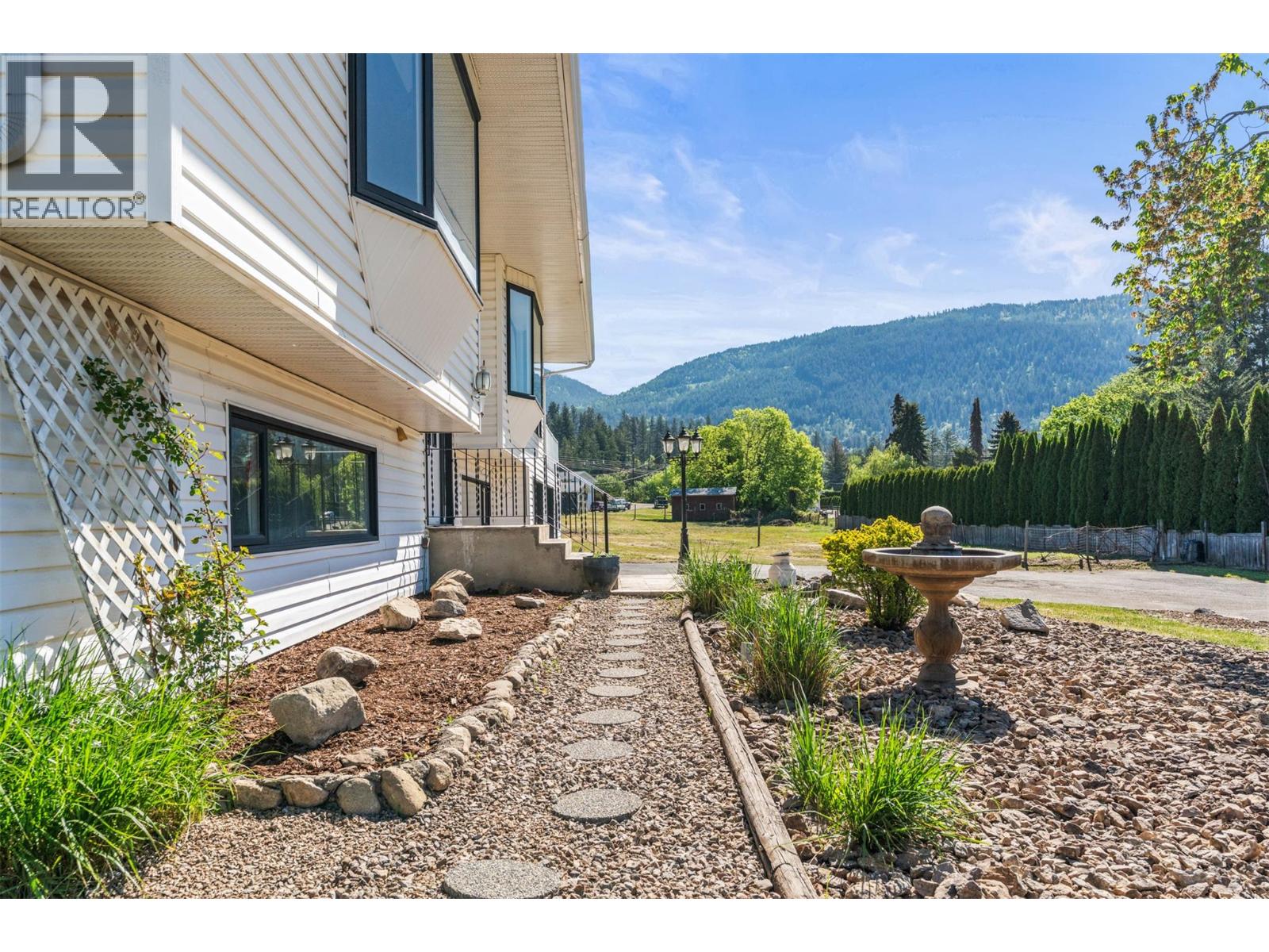 6109 Silver Star Road, Vernon, British Columbia  V1B 3P3 - Photo 51 - 10386233