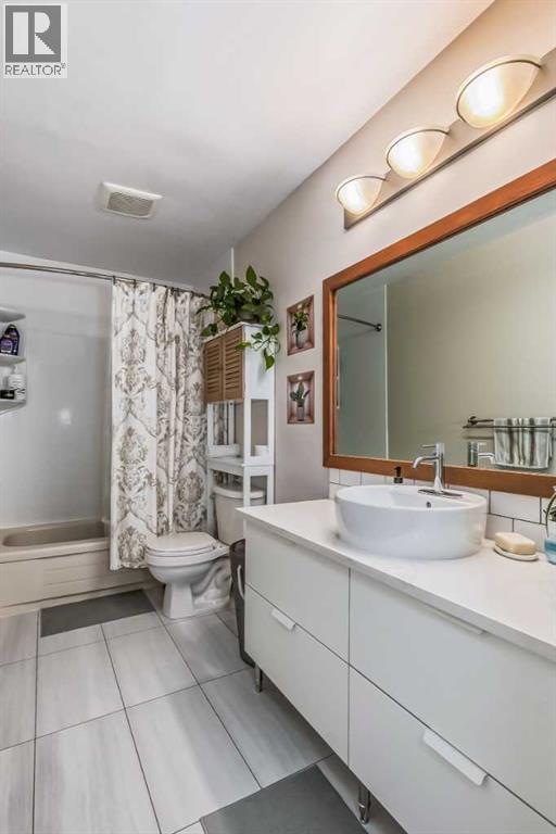 1451 Berkley Drive NW, Calgary, Alberta  T3K 1T6 - Photo 27 - A2273015