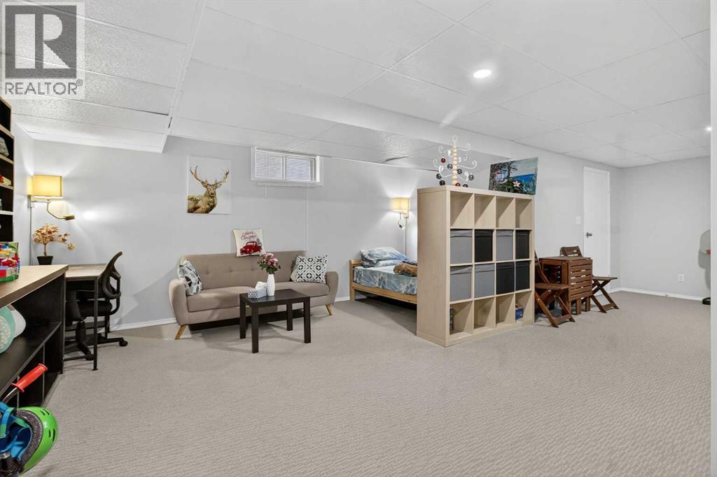 1451 Berkley Drive NW, Calgary, Alberta  T3K 1T6 - Photo 30 - A2273015