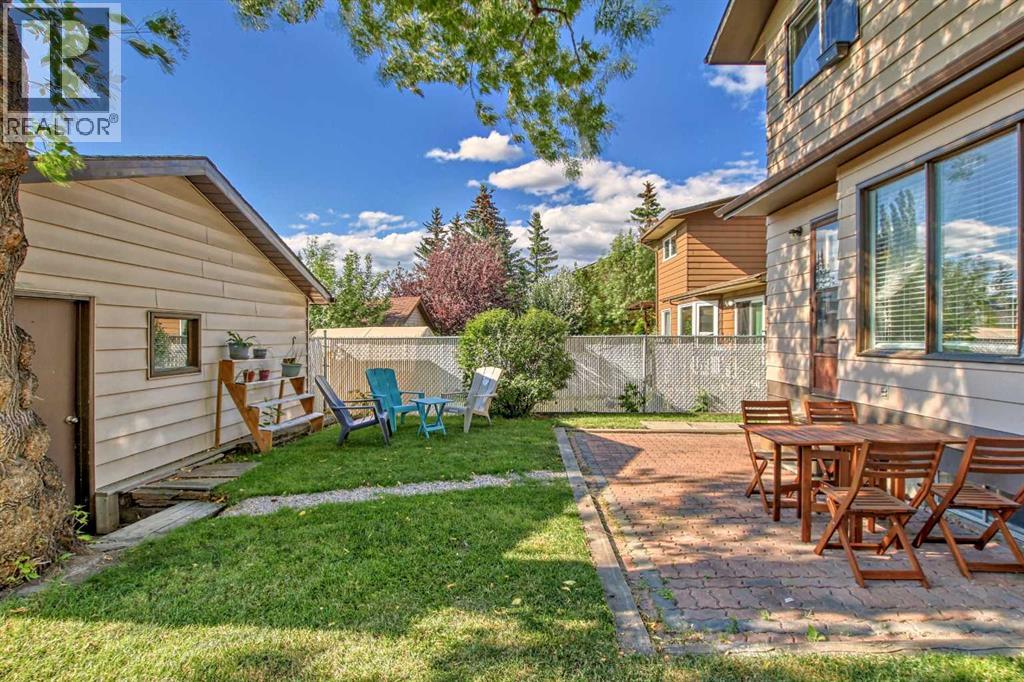 1451 Berkley Drive NW, Calgary, Alberta  T3K 1T6 - Photo 39 - A2273015