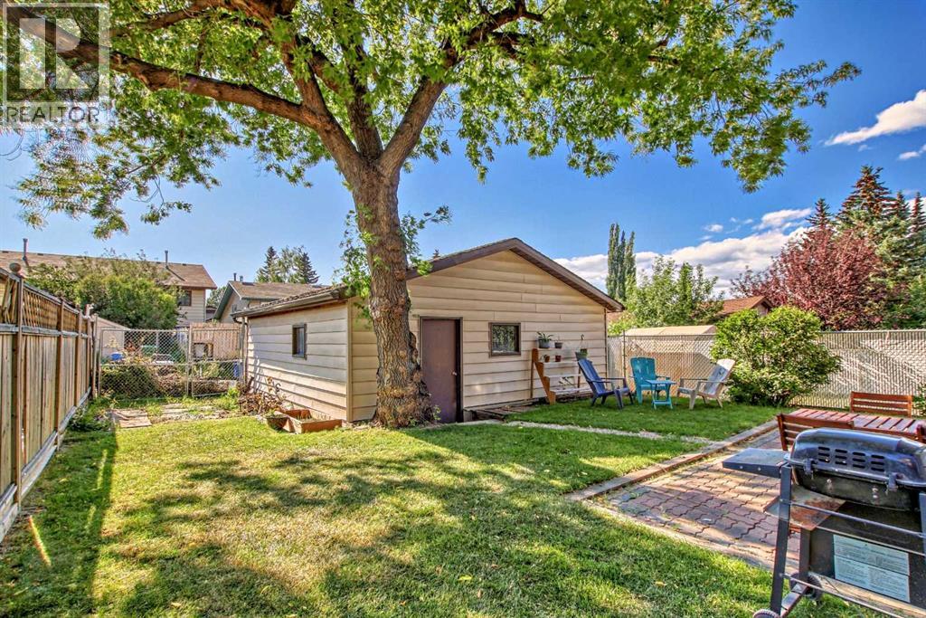 1451 Berkley Drive NW, Calgary, Alberta  T3K 1T6 - Photo 40 - A2273015