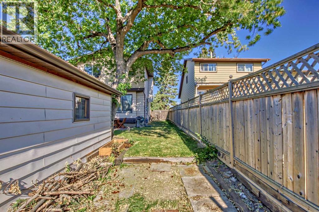 1451 Berkley Drive NW, Calgary, Alberta  T3K 1T6 - Photo 44 - A2273015