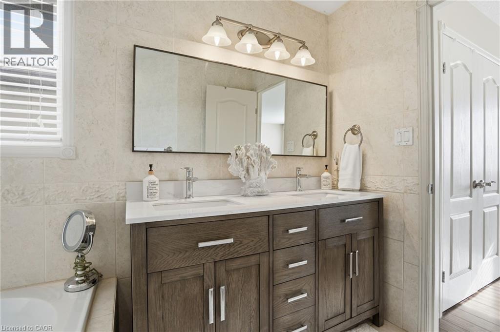 37 Southcreek Drive, Ancaster, Ontario  L9K 1M2 - Photo 24 - 40815333
