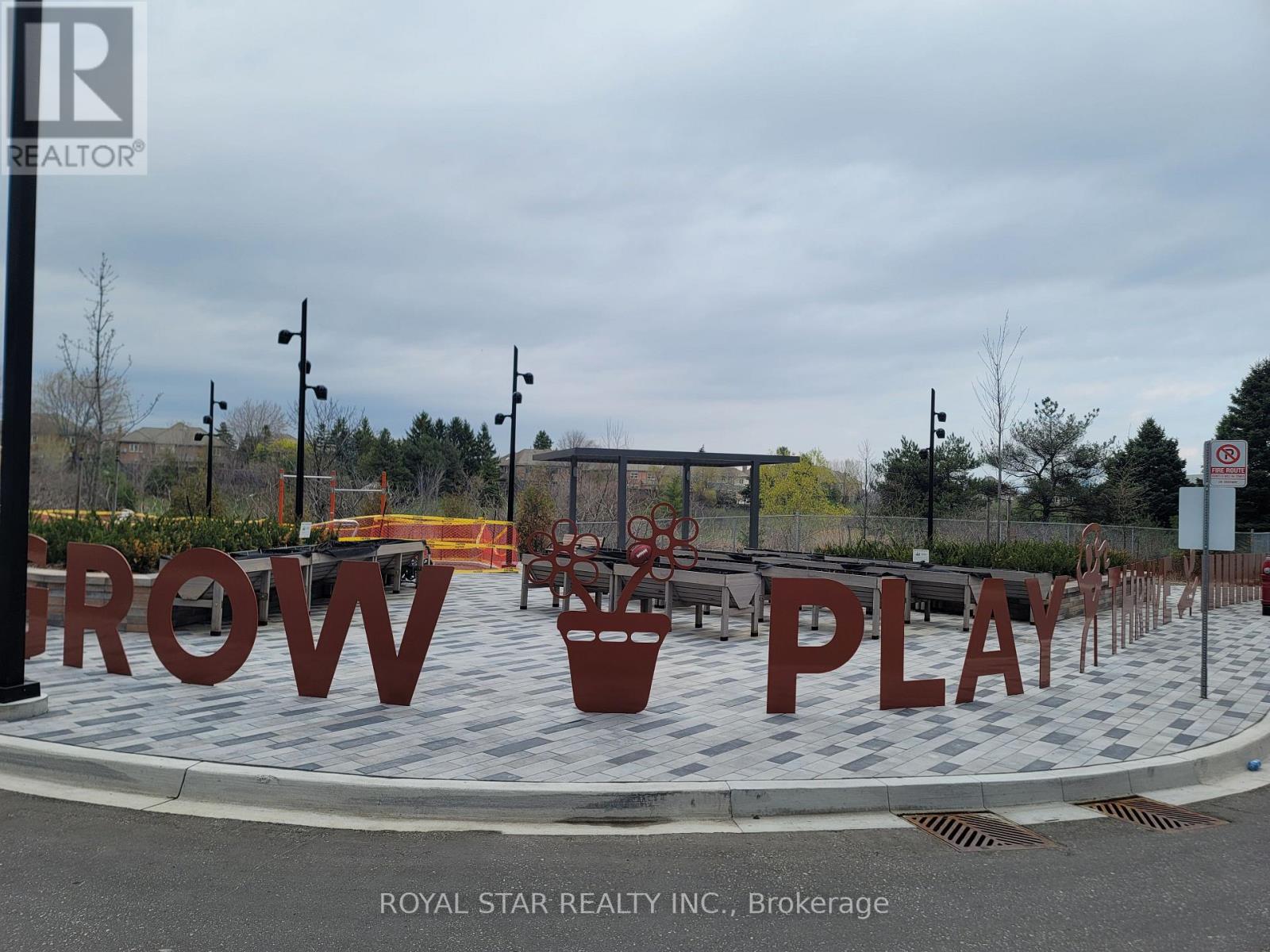 1905 - 2495 Eglinton Avenue W, Mississauga, Ontario  L5M 2T2 - Photo 2 - W13096906