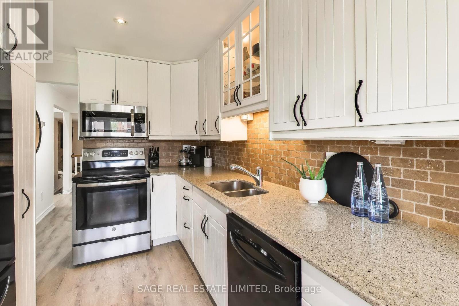 4208 Stonemason Crescent, Mississauga, Ontario  L5L 2Z7 - Photo 12 - W13096912