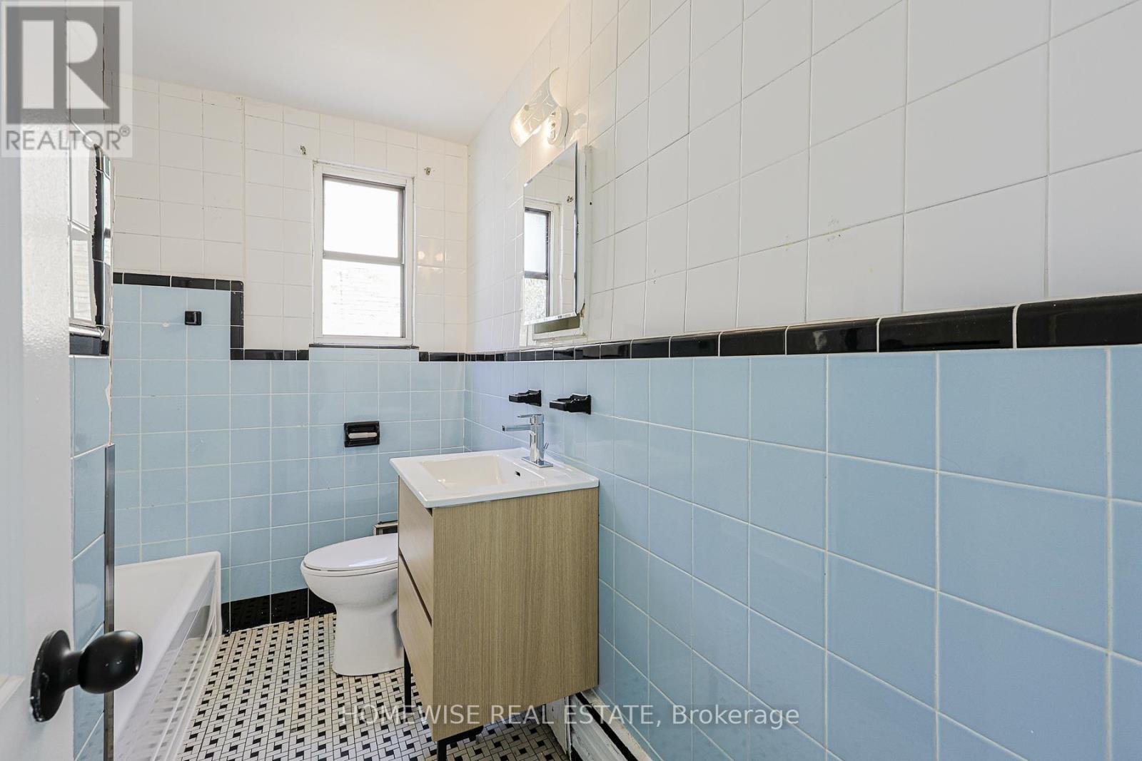 302 - 2204 Dufferin Street, Toronto, Ontario  M6E 3R8 - Photo 39 - W13096914