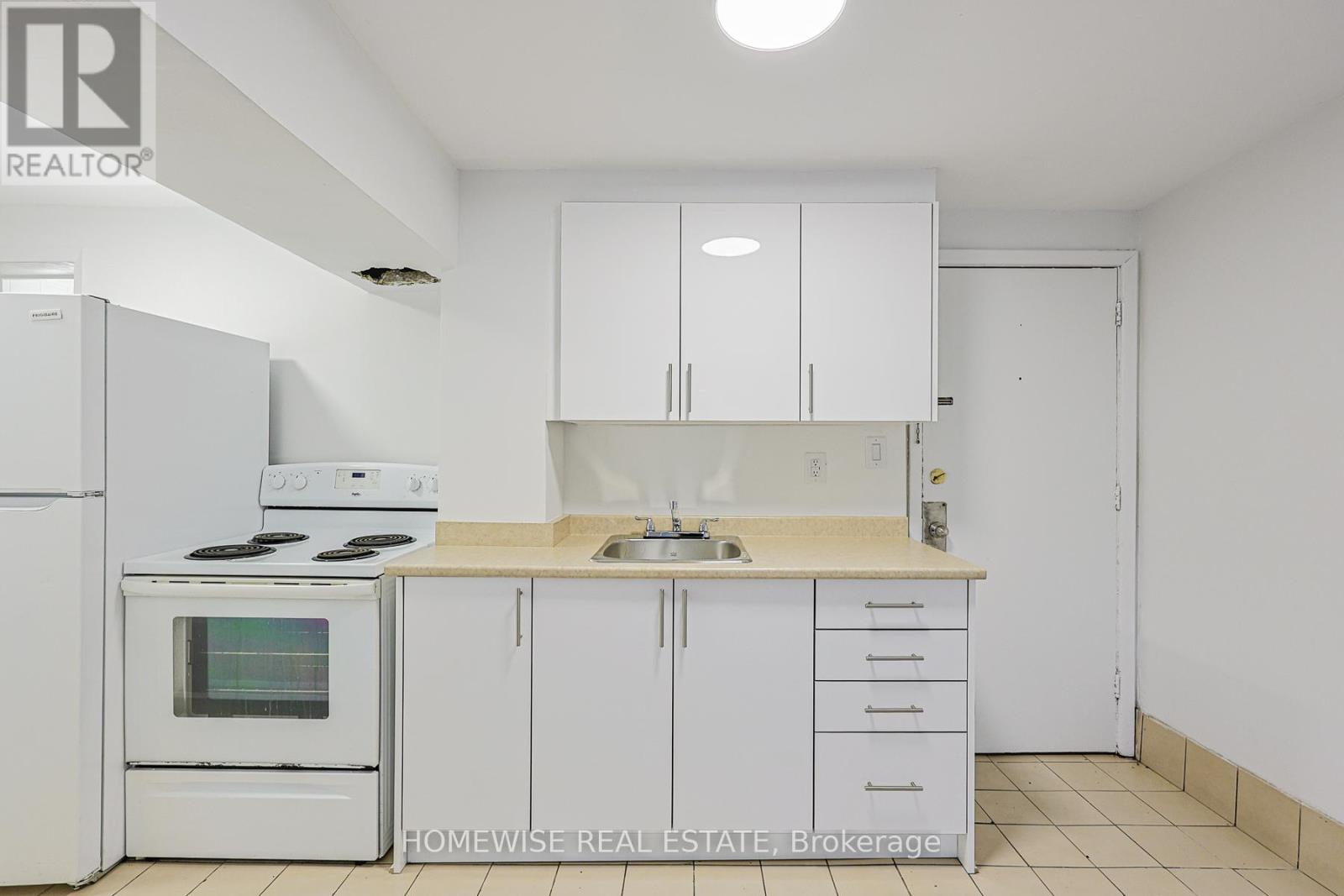 102 - 2208 Dufferin Street, Toronto, Ontario  M6E 3R8 - Photo 24 - W13096970