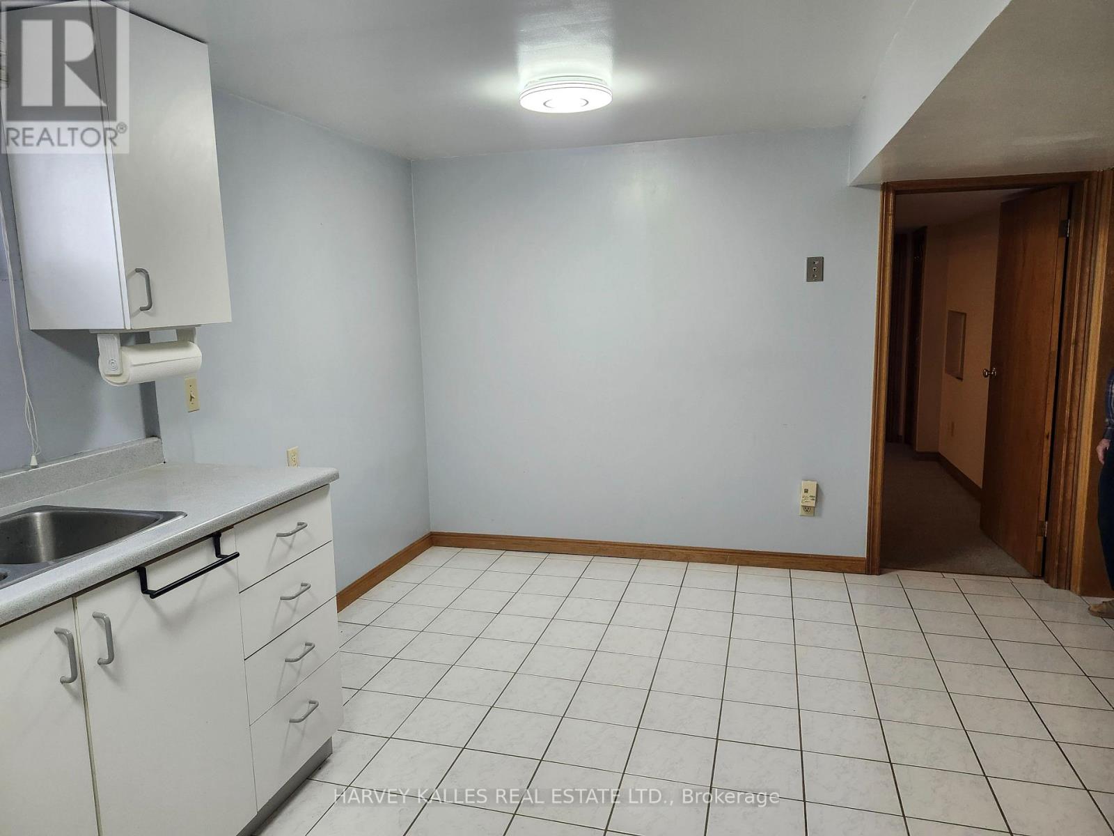 Lower - 9 Scarlett Drive, Brampton, Ontario  L6Y 3R9 - Photo 4 - W13096976