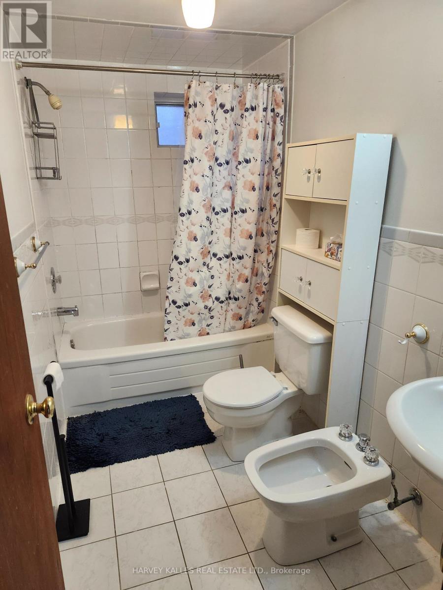 Lower - 9 Scarlett Drive, Brampton, Ontario  L6Y 3R9 - Photo 9 - W13096976