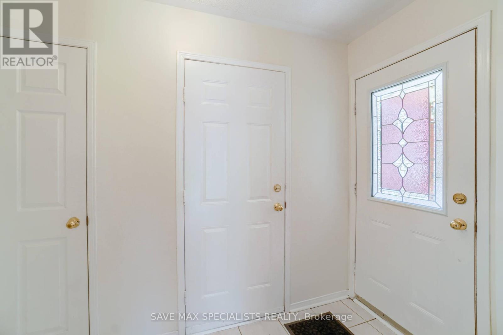 1401 Inuit Trail, Mississauga, Ontario  L5N 7R8 - Photo 5 - W13096990