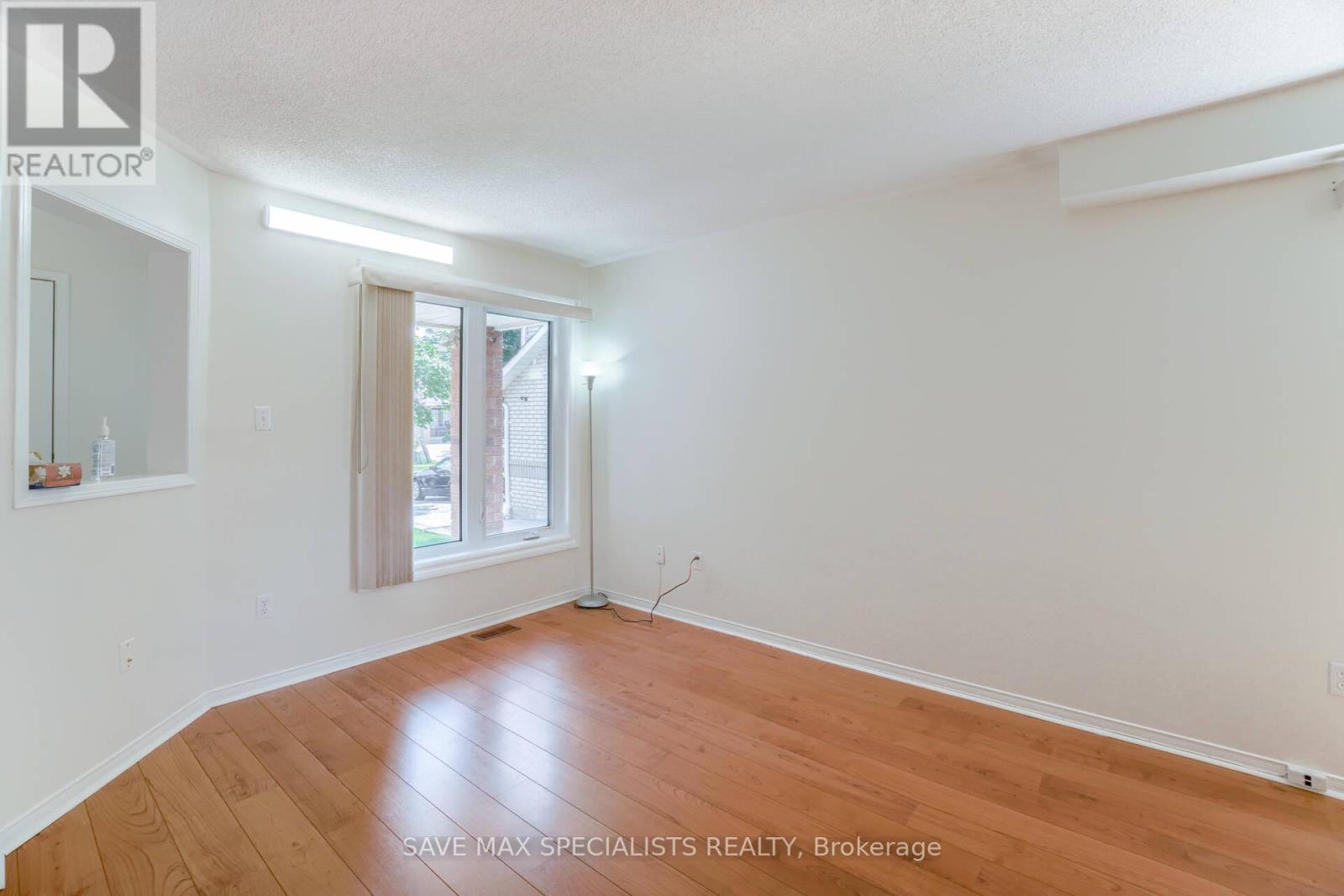 1401 Inuit Trail, Mississauga, Ontario  L5N 7R8 - Photo 6 - W13096990