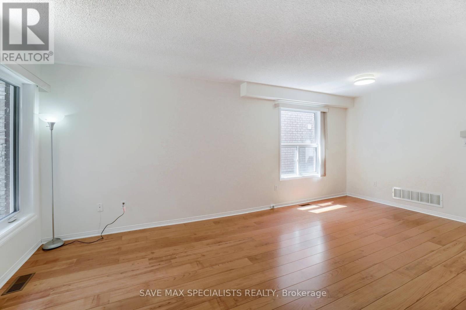 1401 Inuit Trail, Mississauga, Ontario  L5N 7R8 - Photo 8 - W13096990