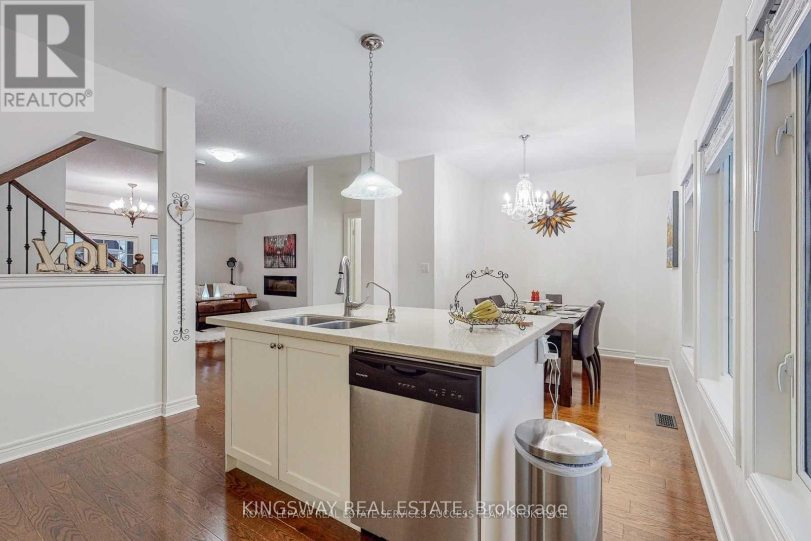 14 Mcdevitt Lane, Caledon, Ontario  L7C 3S2 - Photo 5 - W13097048
