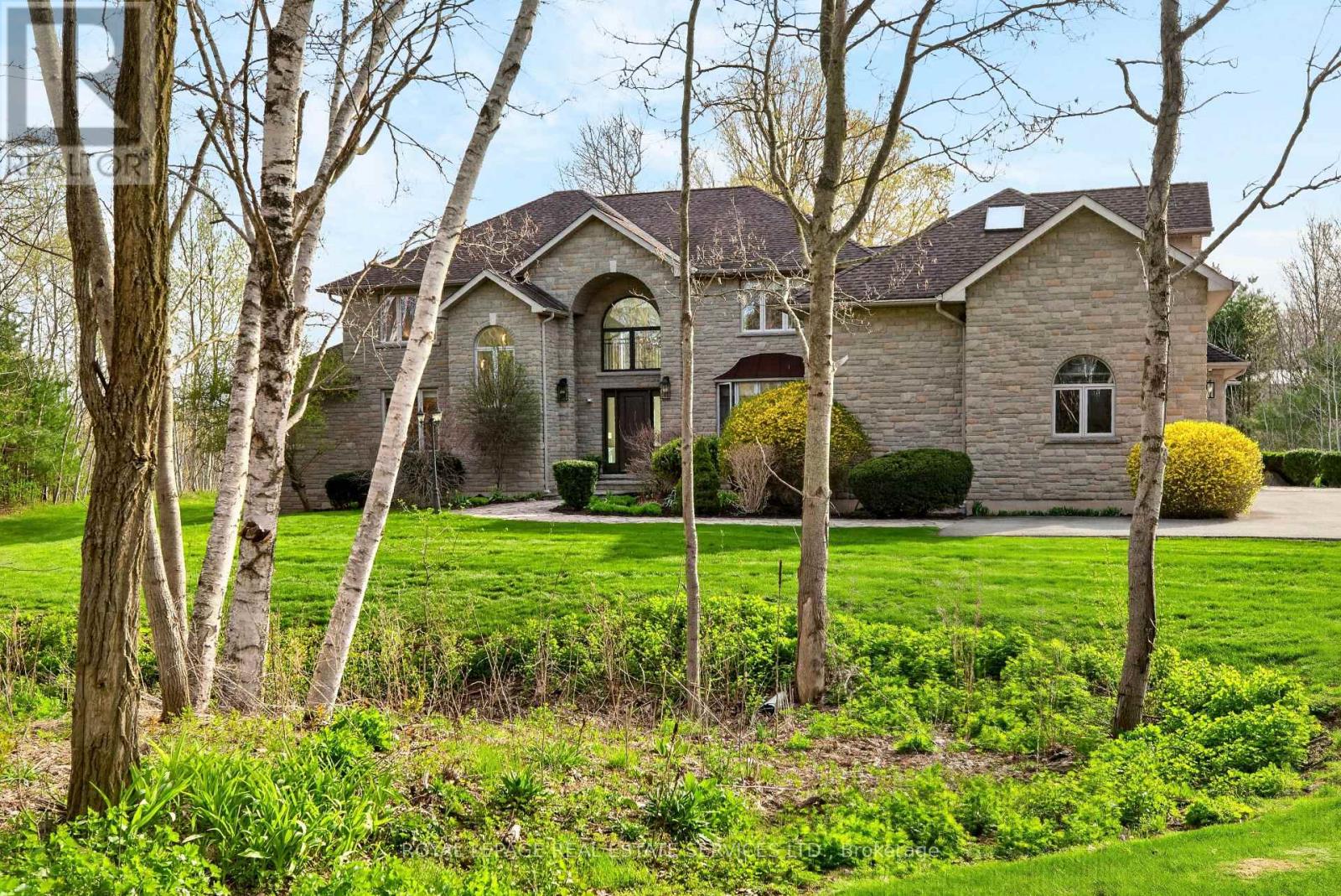 6472 Mcniven Court, Burlington, Ontario  L7P 0K7 - Photo 2 - W13097140