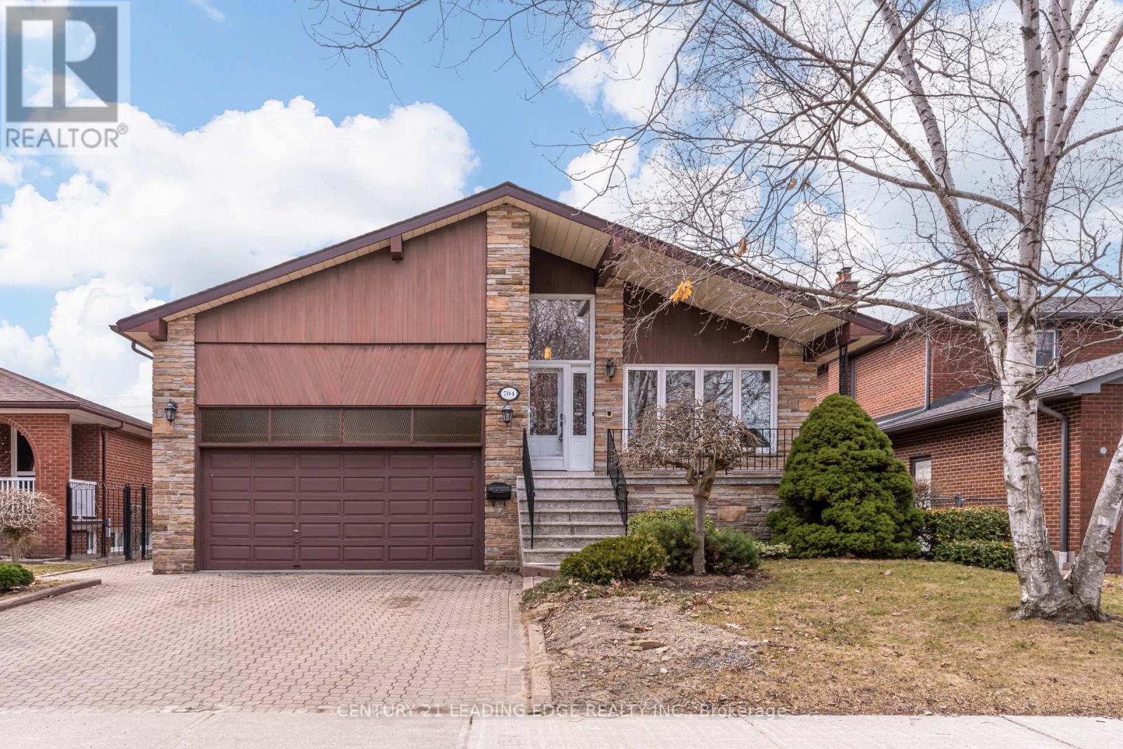 704 HILLMAN CRESCENT, Mississauga, Ontario