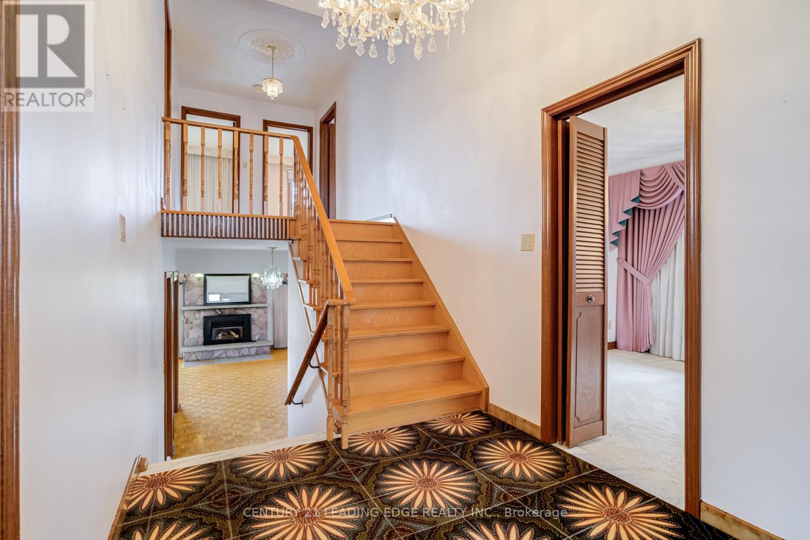 704 Hillman Crescent, Mississauga, Ontario  L4Y 2J2 - Photo 9 - W13097170