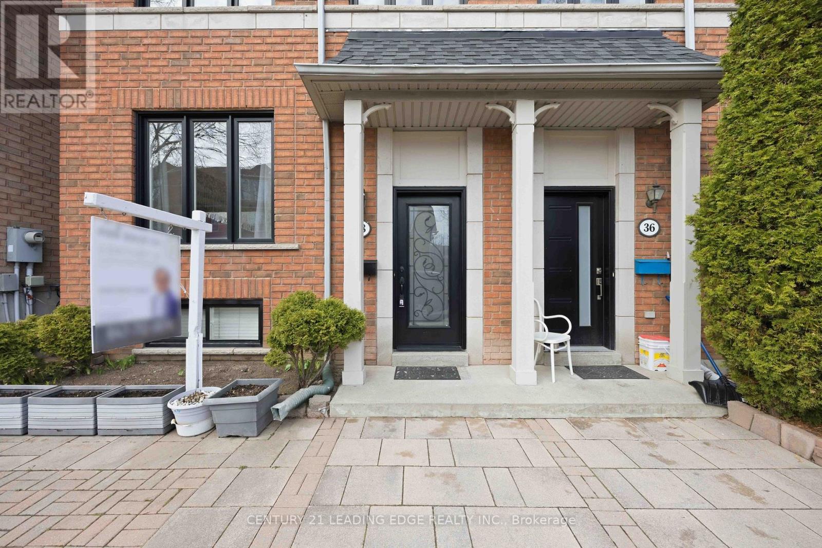 38 Viella Street, Toronto, Ontario  M6N 5C8 - Photo 3 - W13097244