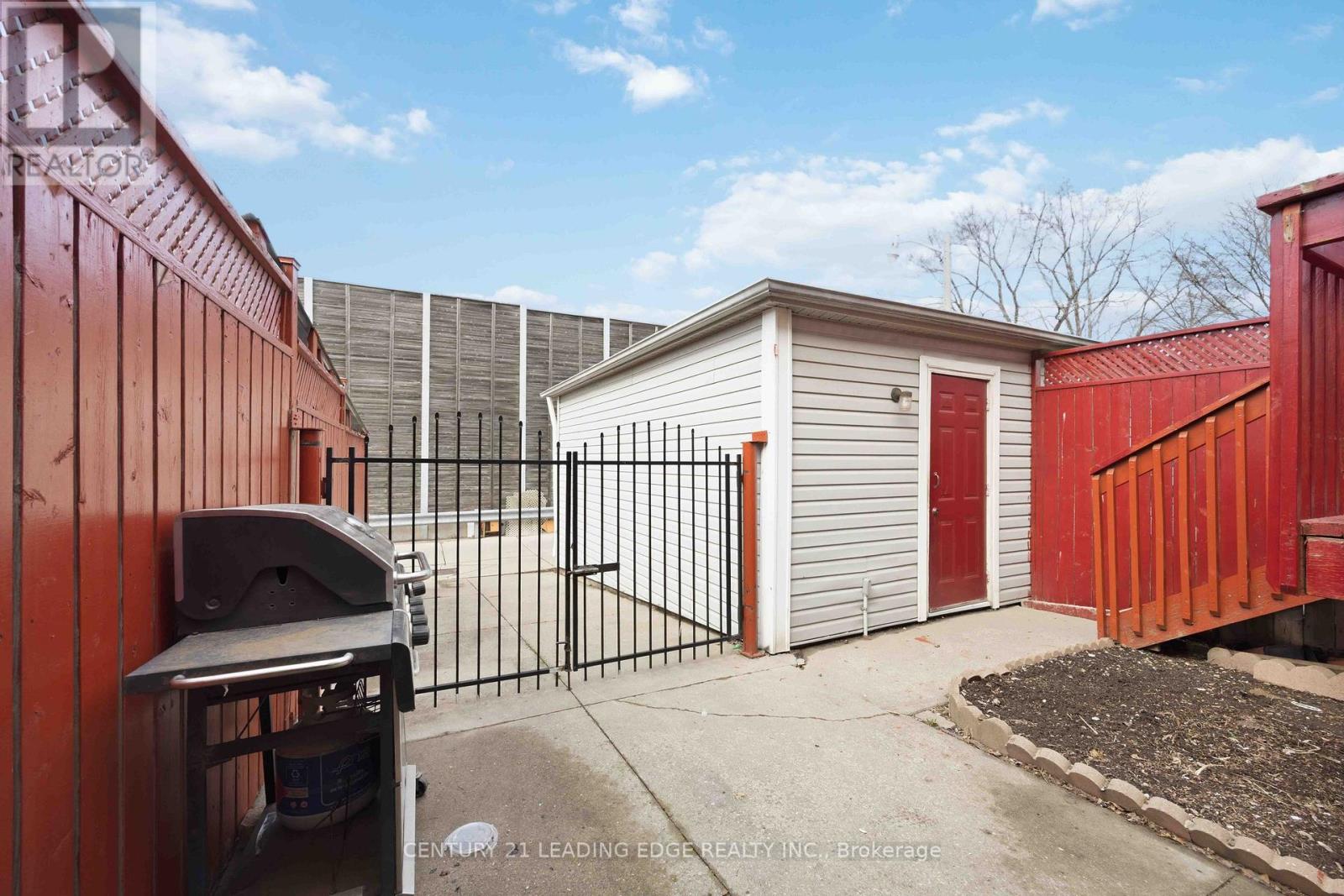 38 Viella Street, Toronto, Ontario  M6N 5C8 - Photo 37 - W13097244