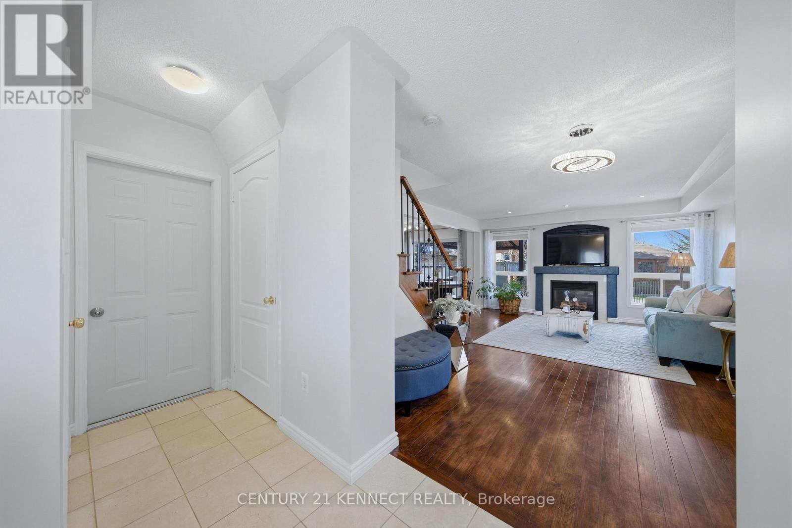 1644 Samuelson Circle, Mississauga, Ontario  L5N 7Z7 - Photo 3 - W13097270