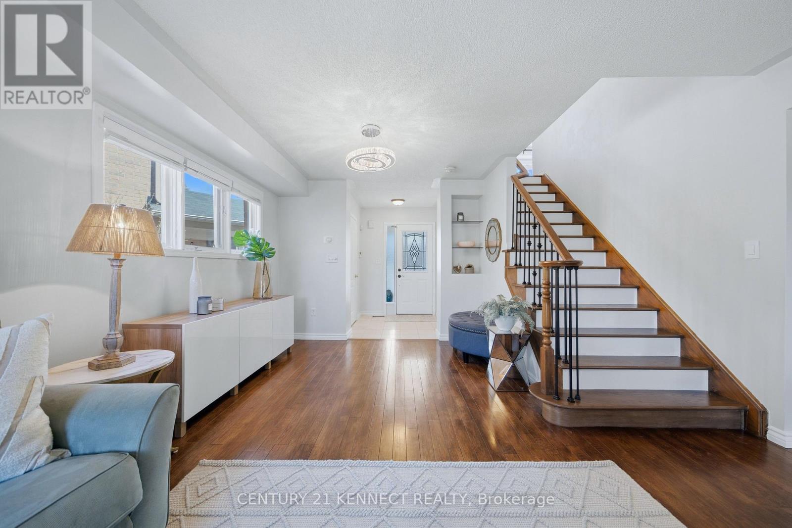 1644 Samuelson Circle, Mississauga, Ontario  L5N 7Z7 - Photo 4 - W13097270
