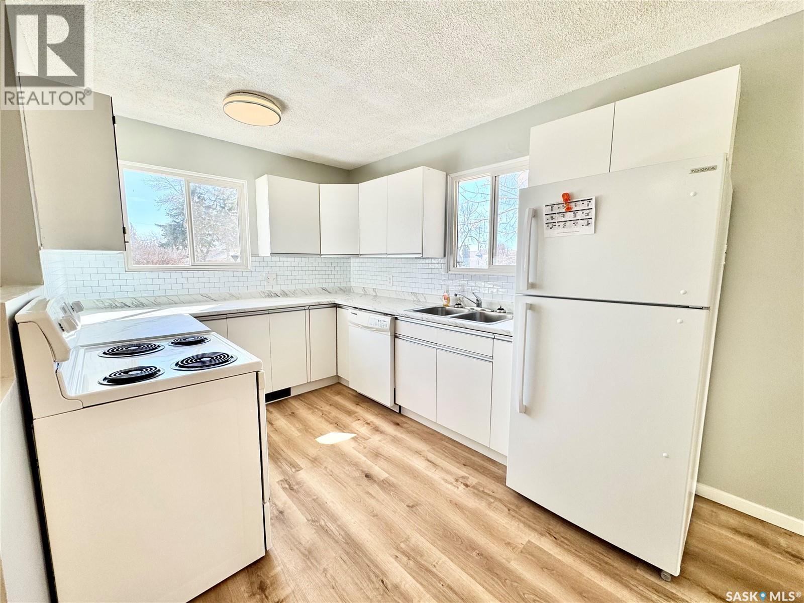 624 7th Street E, Prince Albert, Saskatchewan  S6V 0S8 - Photo 2 - SK035267