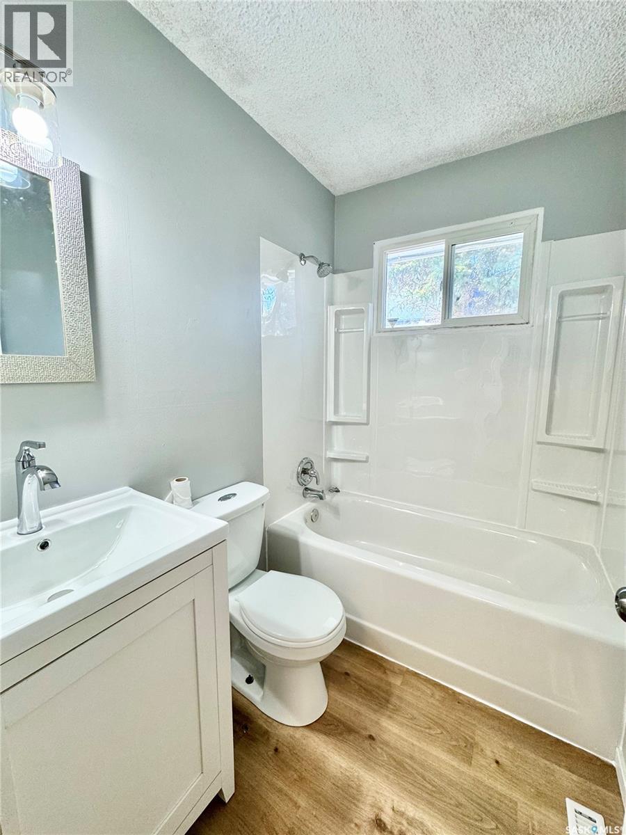 624 7th Street E, Prince Albert, Saskatchewan  S6V 0S8 - Photo 9 - SK035267