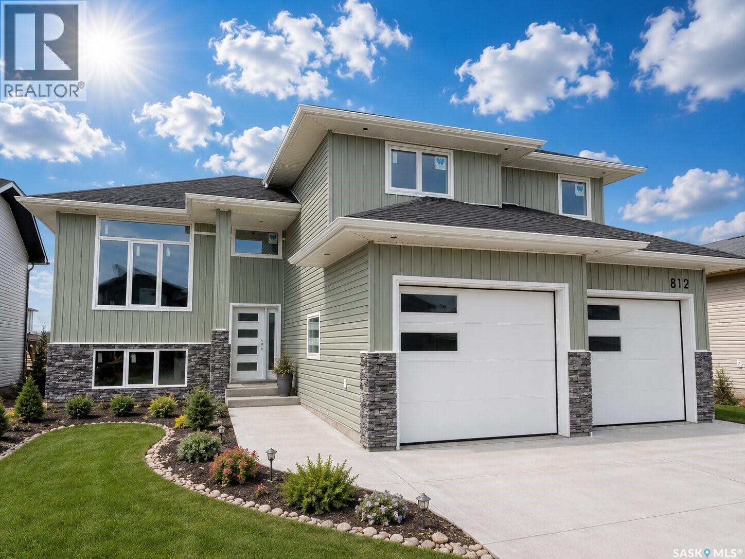 812 Ballesteros Crescent, Warman, Saskatchewan  S0K 4S4 - Photo 1 - SK035235