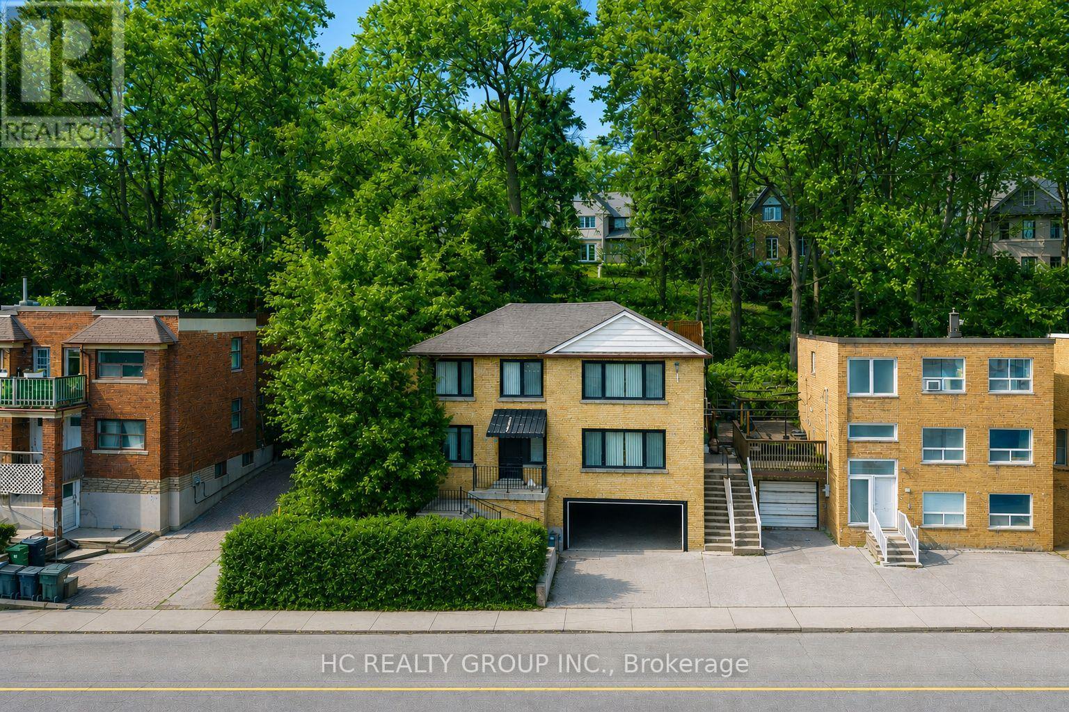 840 Davenport Road, Toronto, Ontario  M6G 2B6 - Photo 2 - C13088084