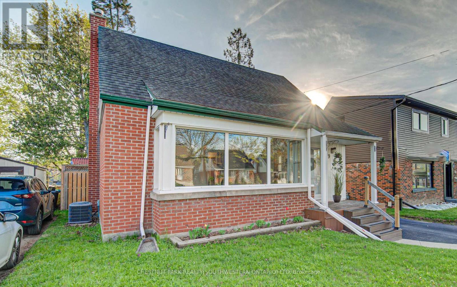 99 Belmont Avenue W, Kitchener, Ontario  N2M 1L5 - Photo 3 - X13096946