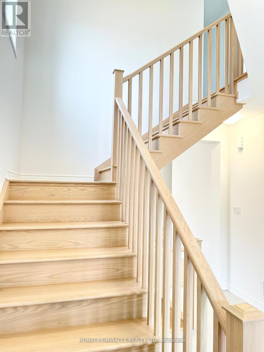 90 Milt Schmidt Street, Kitchener, Ontario  N2R 0T2 - Photo 5 - X13097038