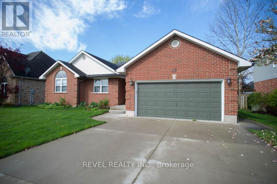 15 Dogwood Drive, Tillsonburg, Ontario  N4G 5S5 - Photo 2 - X13097046