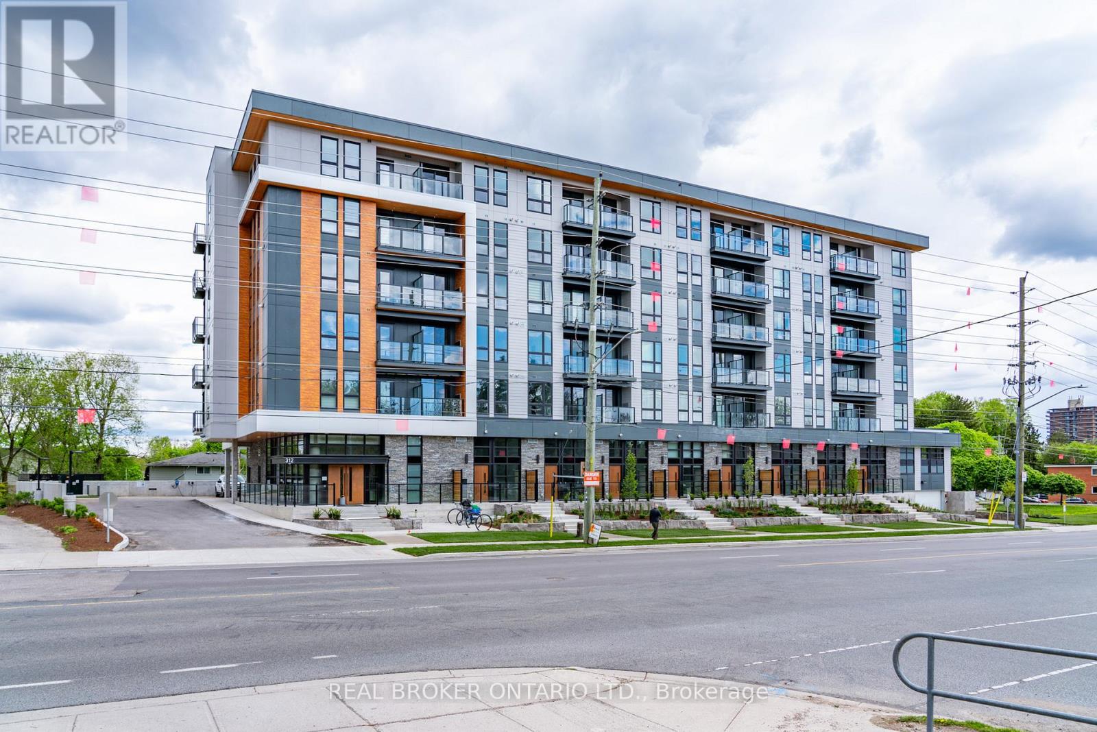 310 - 312 Erb Street W, Waterloo, Ontario  N2L 1W3 - Photo 6 - X13097110