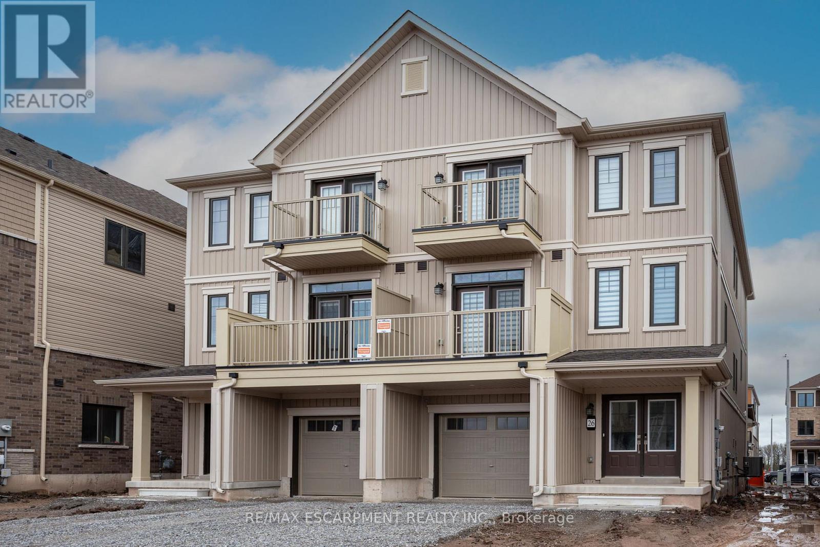 26 Feather Road, Welland, Ontario  L3B 0P3 - Photo 1 - X13097144