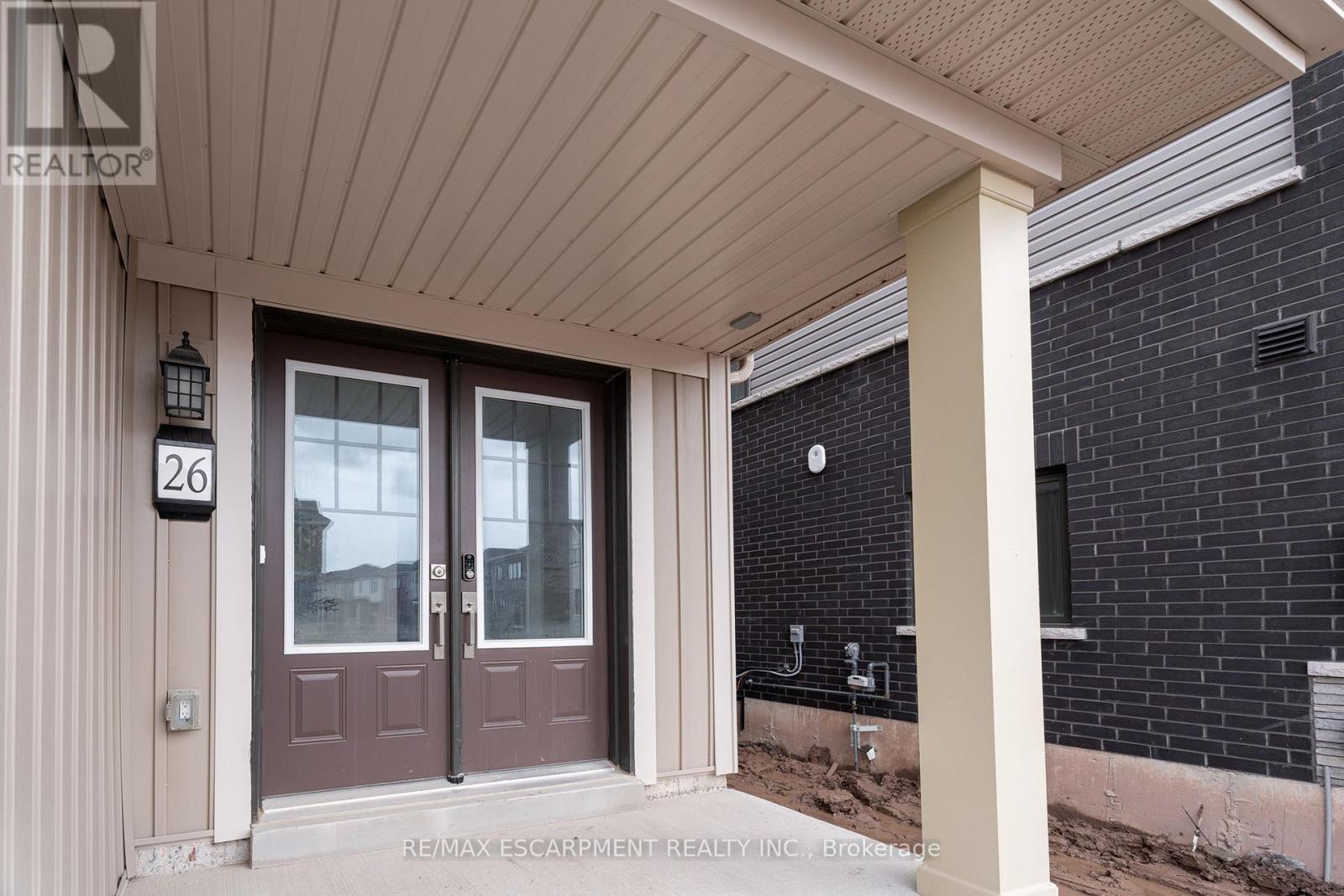 26 Feather Road, Welland, Ontario  L3B 0P3 - Photo 2 - X13097144