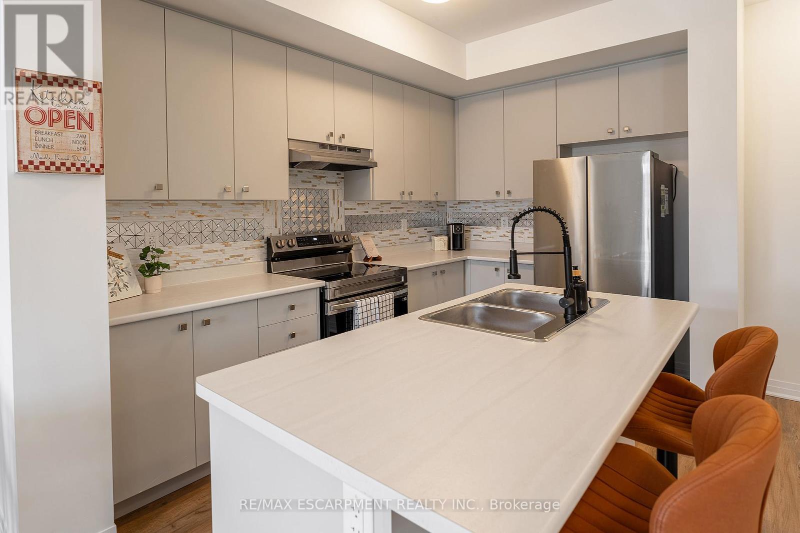 26 Feather Road, Welland, Ontario  L3B 0P3 - Photo 7 - X13097144