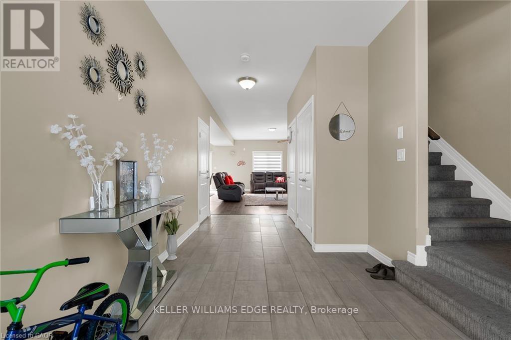 B - 16 Prospect Avenue, St. Catharines, Ontario  L2M 5K1 - Photo 4 - X13097274