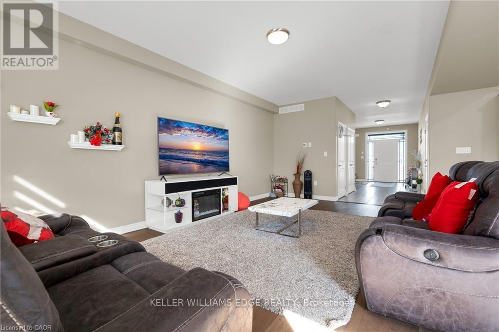 B - 16 Prospect Avenue, St. Catharines, Ontario  L2M 5K1 - Photo 5 - X13097274