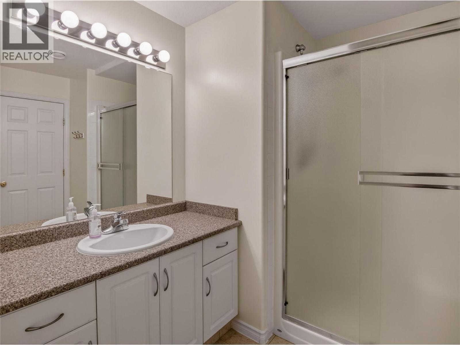 2285 Atkinson Street Unit# 404, Penticton, British Columbia  V2A 8R7 - Photo 10 - 10384995