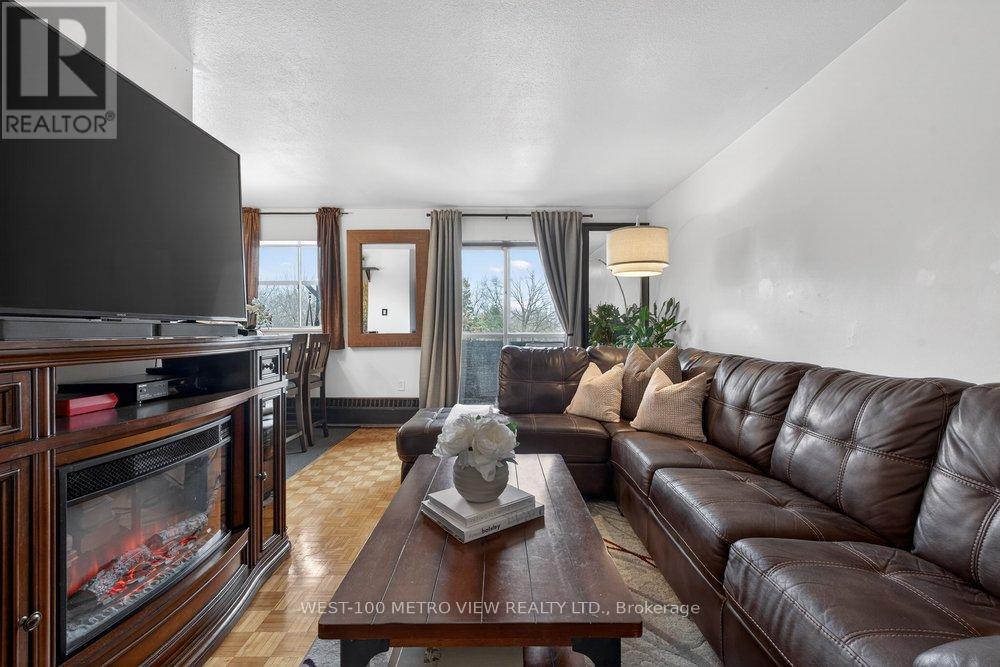 401 - 1275 Silver Spear Road, Mississauga, Ontario  L4Y 2W7 - Photo 3 - W12853372
